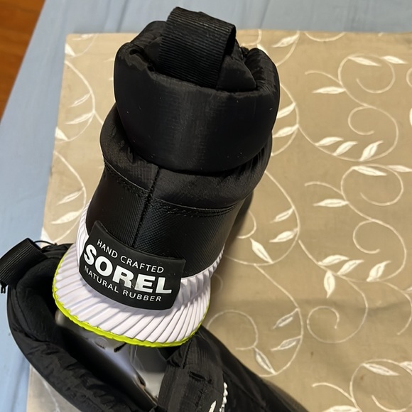 New Boots 🥾 - Picture 3 of 7